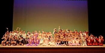 洋舞発表会の写真