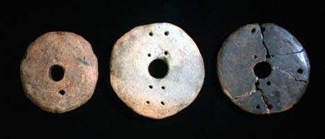 有孔土製円盤の写真